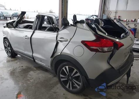 2019 Nissan Kicks Sr z USA, uszkodzony, nr VIN 3N1CP5CU9KL521991